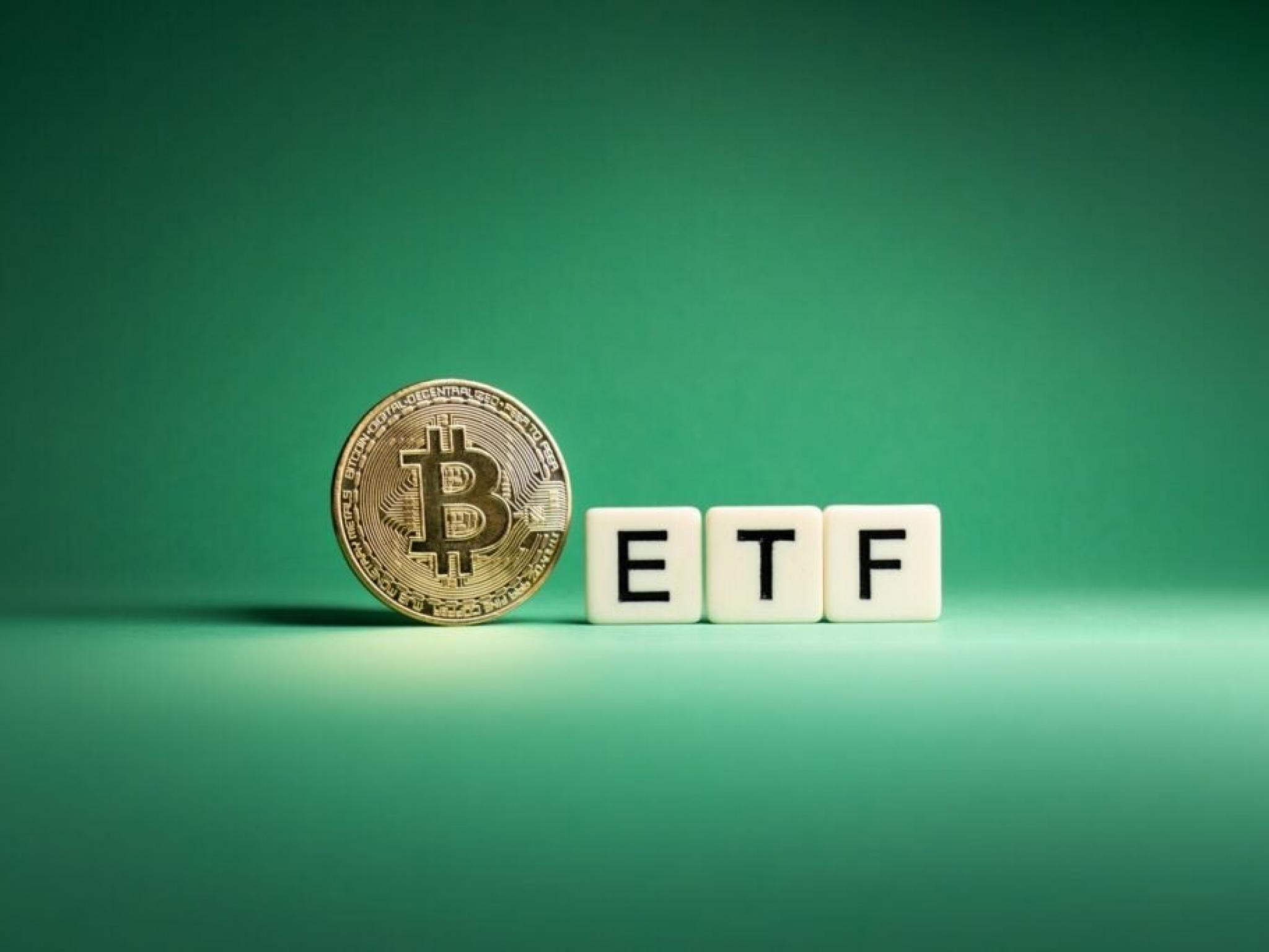Bitcoin Rebounds From ETF Outflows, Back Above $61K